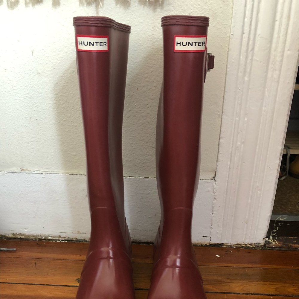 Hunter Tall Burgundy Rain Boots